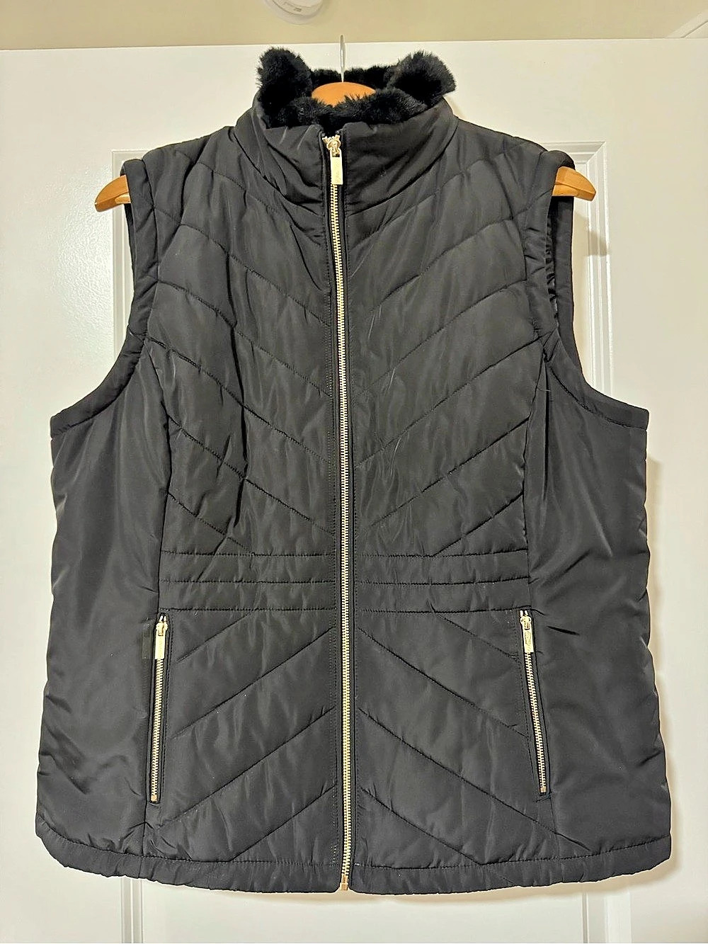 Calvin Klein Quilted Faux-Fur Collar Vest in Black XL Like New
